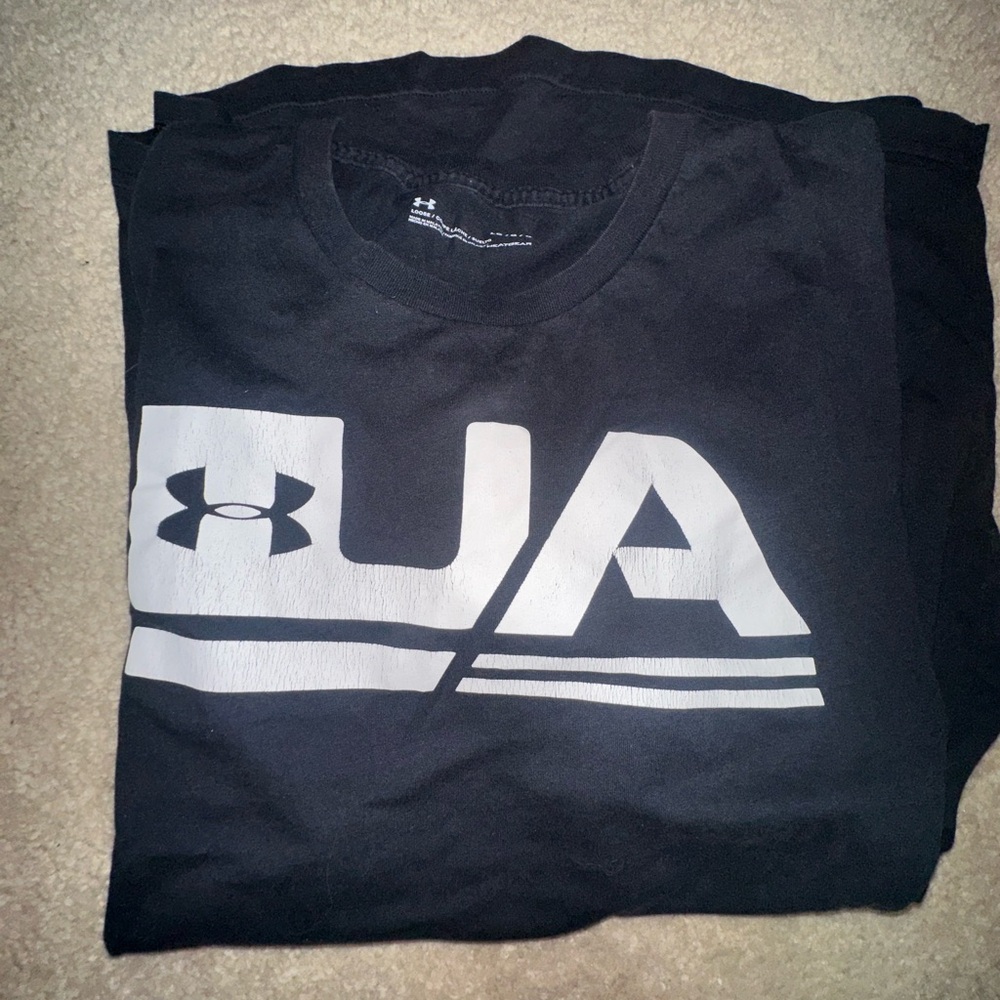 Under armor tee!